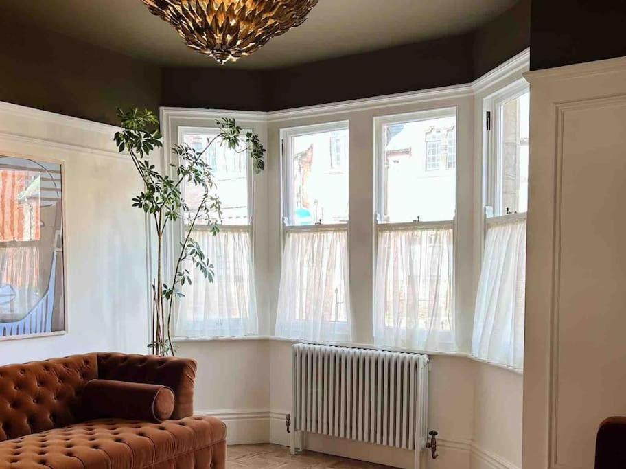 Luxury City Centre Townhouse - Sleeps 6 Честър Екстериор снимка