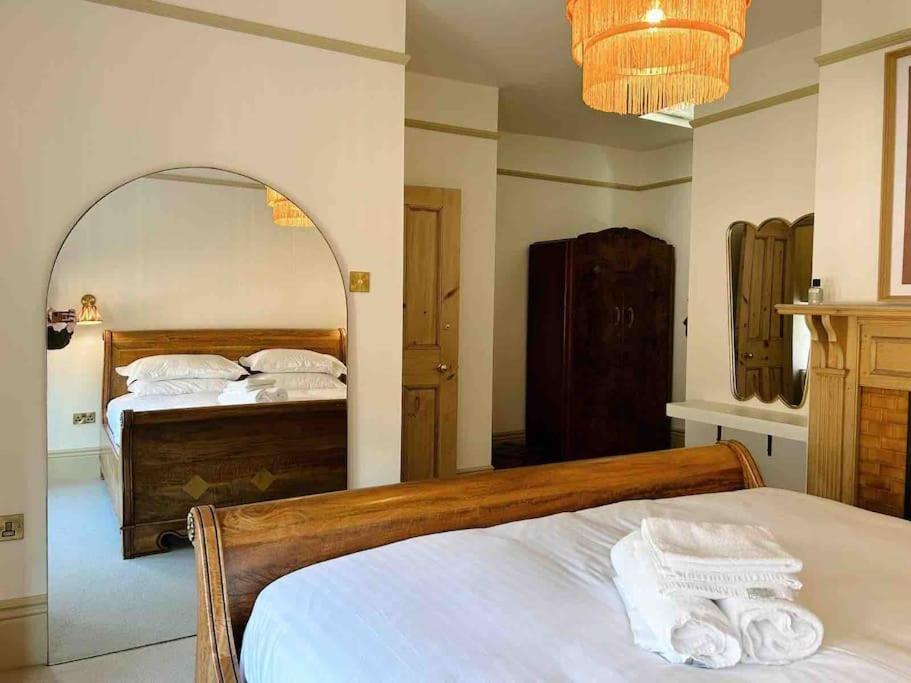 Luxury City Centre Townhouse - Sleeps 6 Честър Екстериор снимка