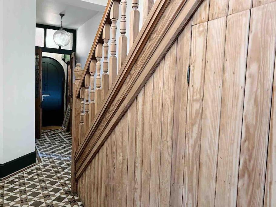 Luxury City Centre Townhouse - Sleeps 6 Честър Екстериор снимка