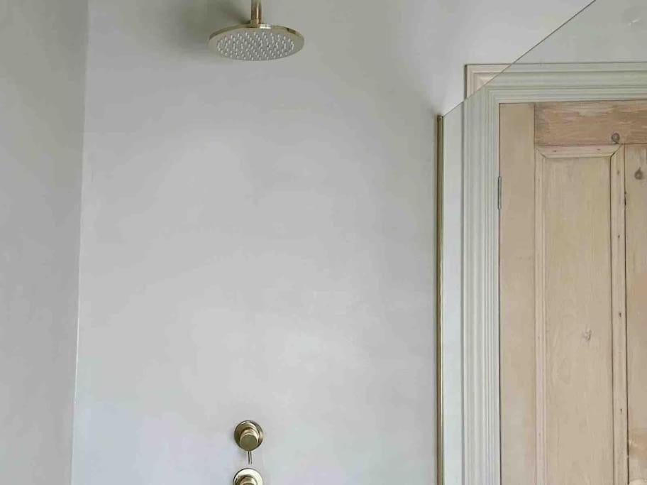 Luxury City Centre Townhouse - Sleeps 6 Честър Екстериор снимка