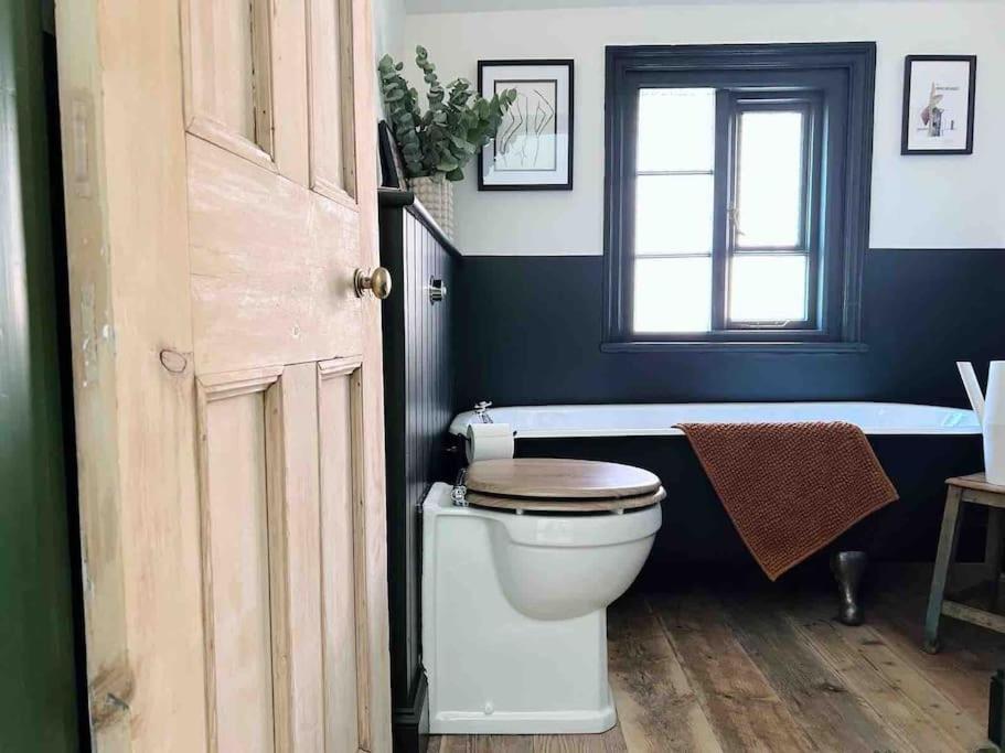 Luxury City Centre Townhouse - Sleeps 6 Честър Екстериор снимка